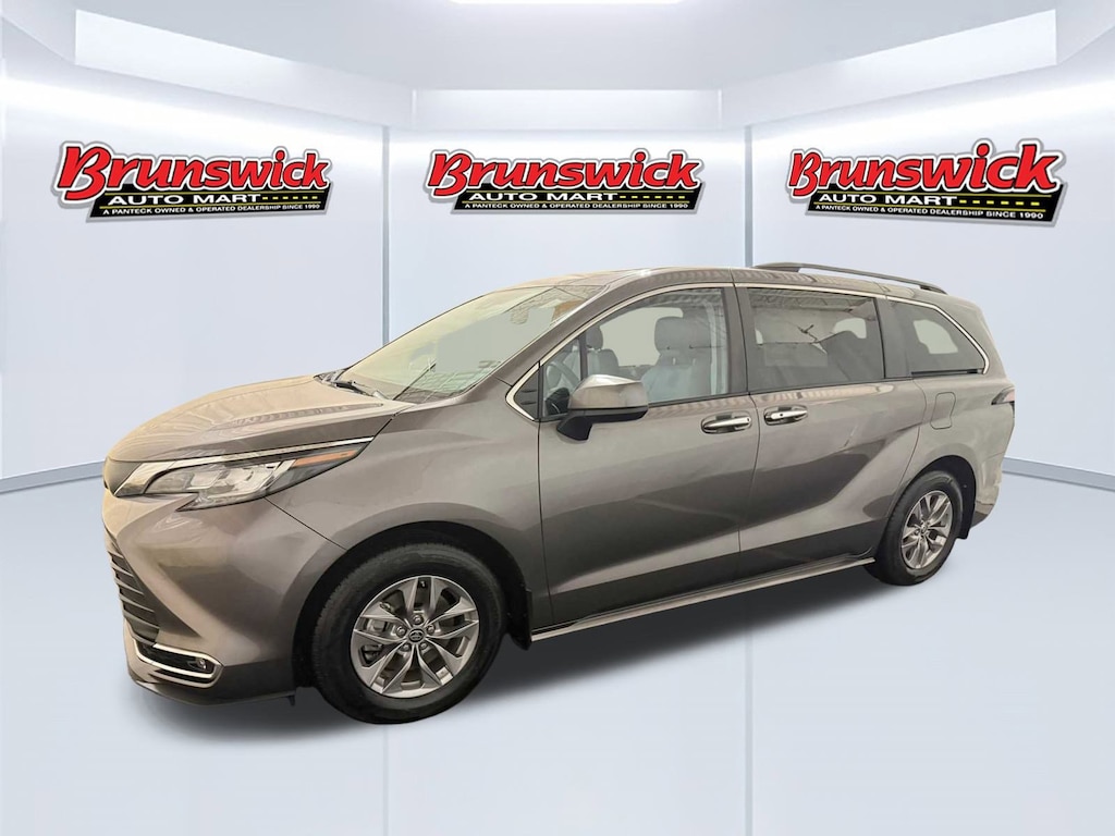 Certified 2023 Toyota Sienna XLE 8 Passenger Van Passenger Van