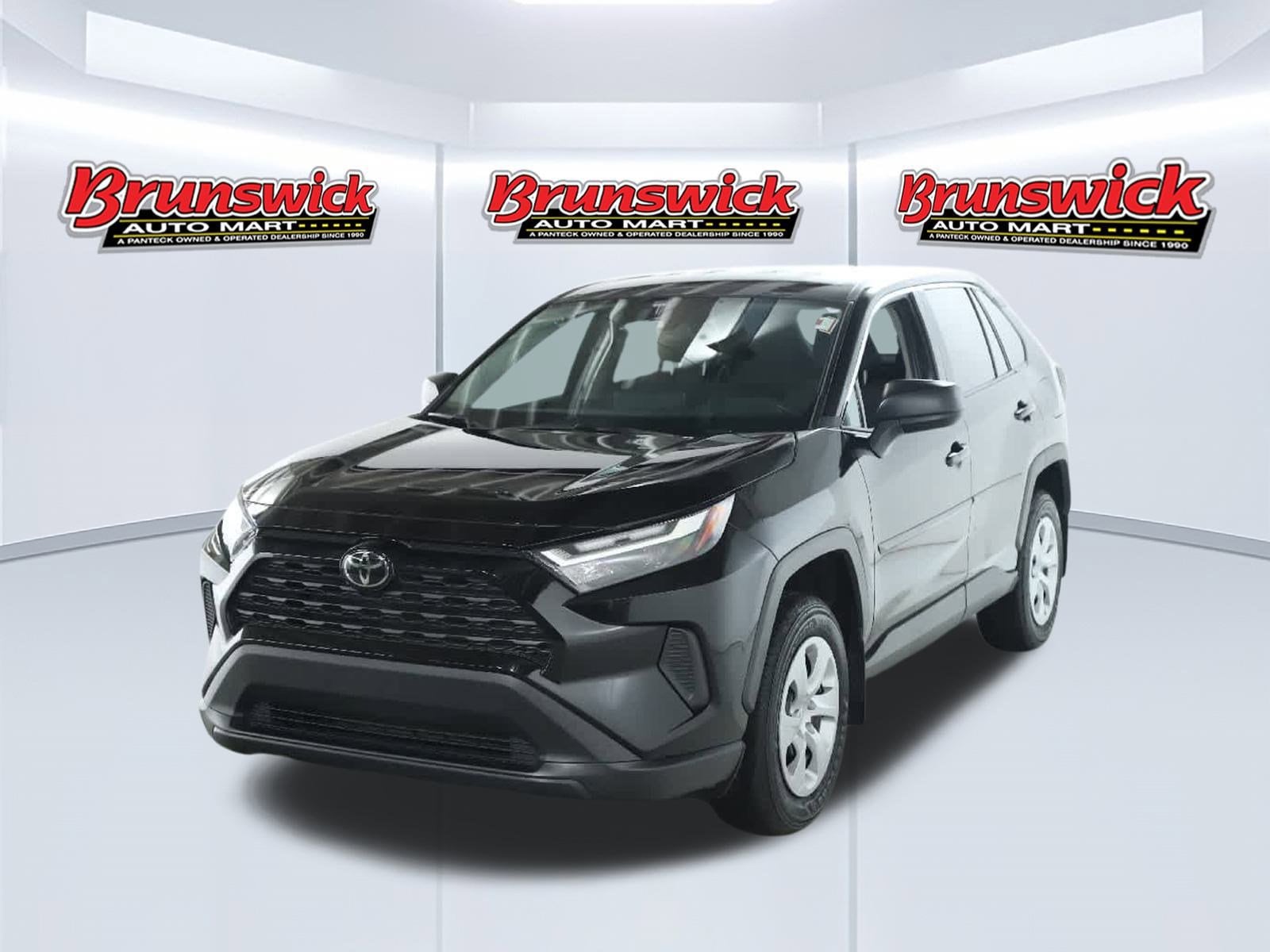 2024 Toyota RAV4 LE's photo