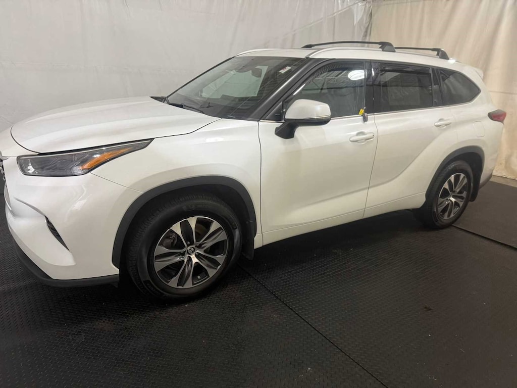Certified 2022 Toyota Highlander Hybrid XLE SUV
