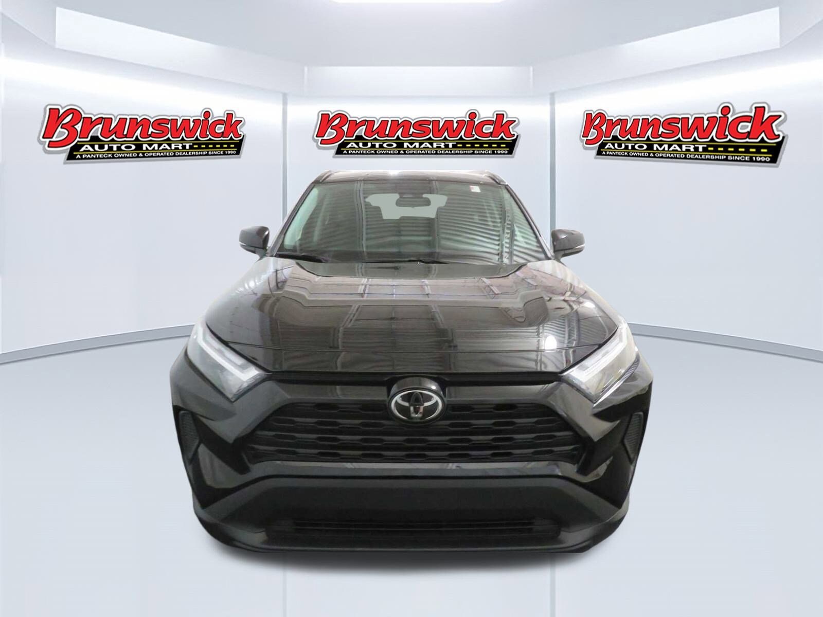 2023 Toyota RAV4 XLE photo 3