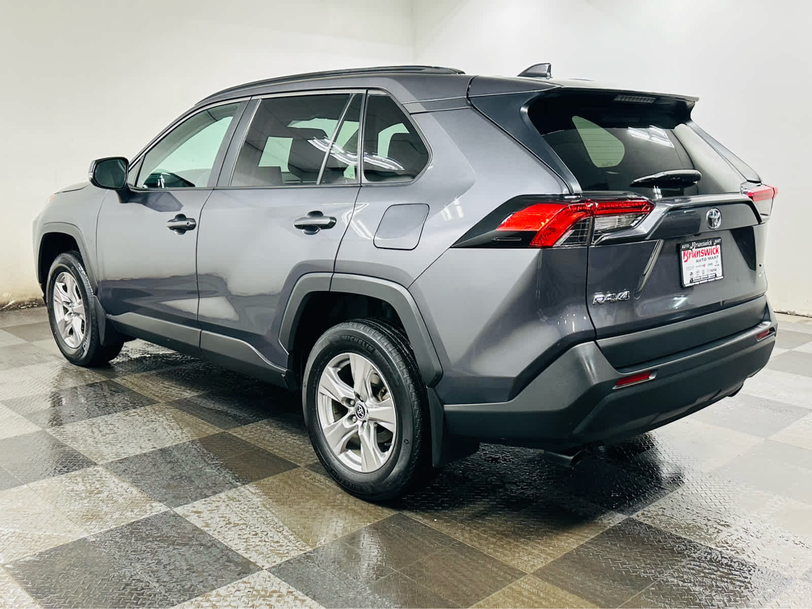 2022 Toyota RAV4 XLE photo 4