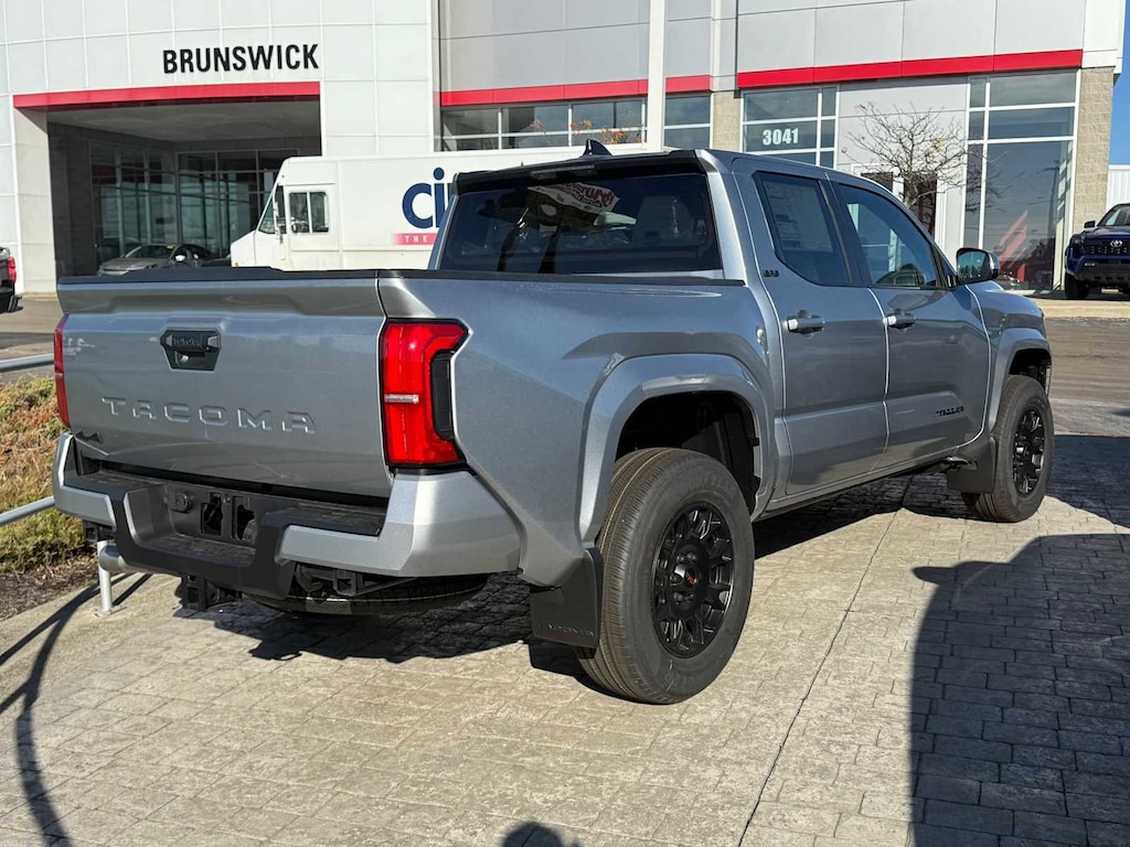 New 2025 Toyota Tacoma SR5 Truck Double Cab