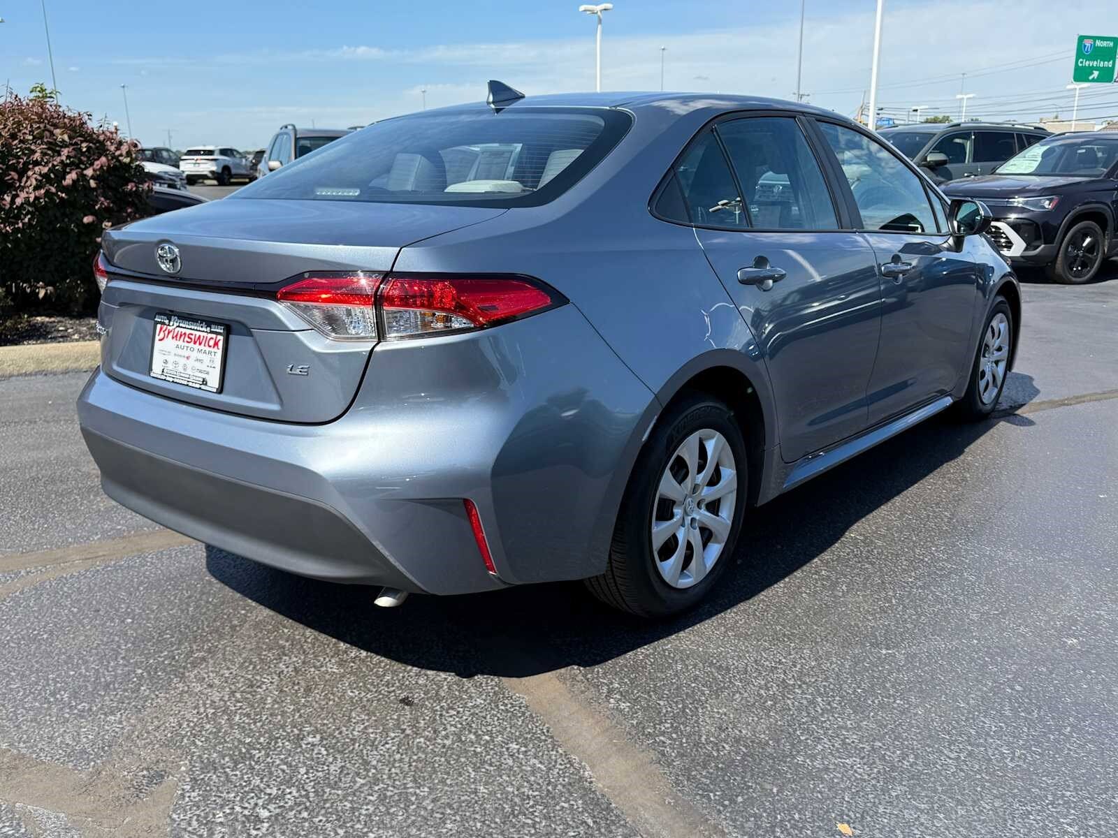 2024 Toyota Corolla LE photo 4