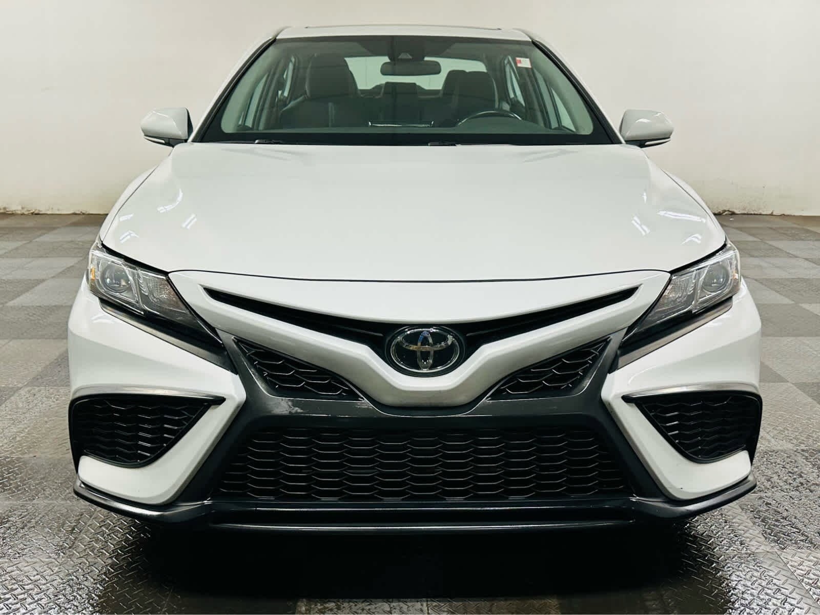 2023 Toyota Camry SE photo 2