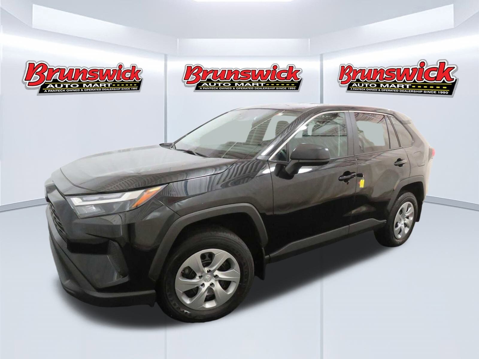 2023 Toyota RAV4 LE photo 2
