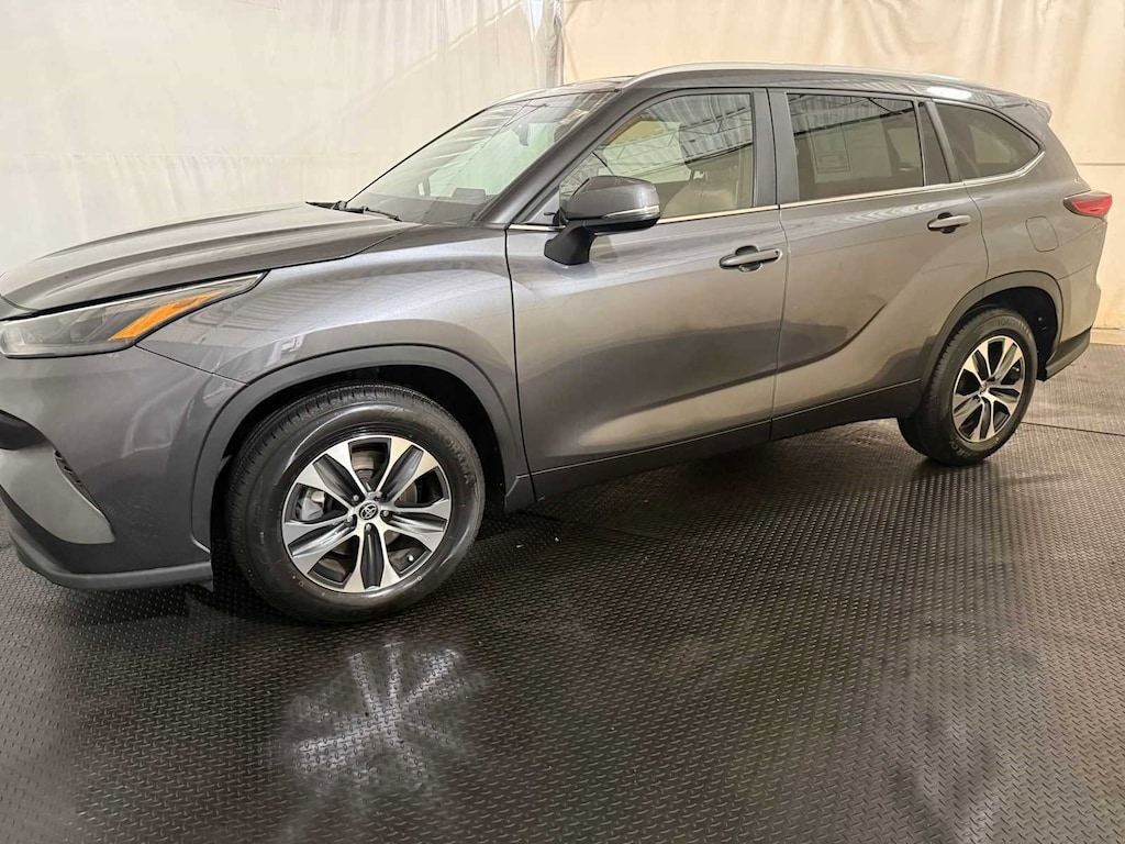 Used 2023 Toyota Highlander XLE SUV