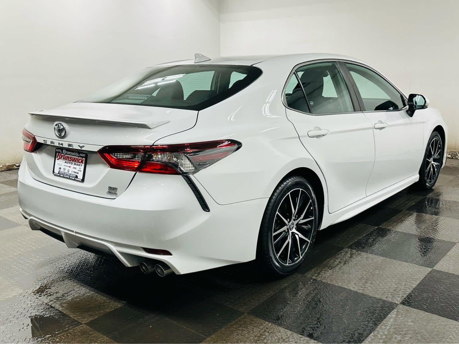 2023 Toyota Camry SE photo 4
