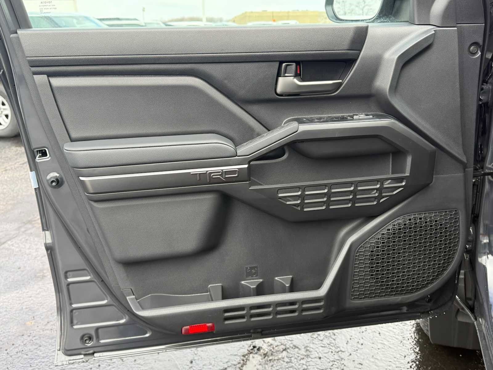 2025 Toyota Tacoma TRD Off Road - Photo 7