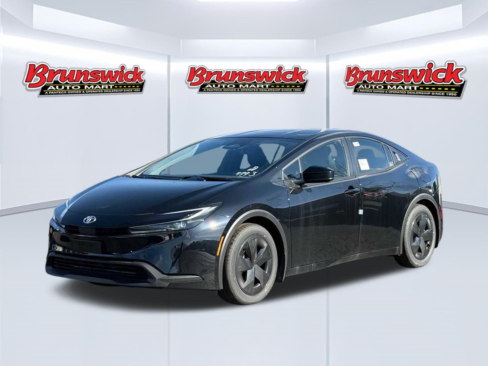 2026 Toyota Prius LE FWD's photo