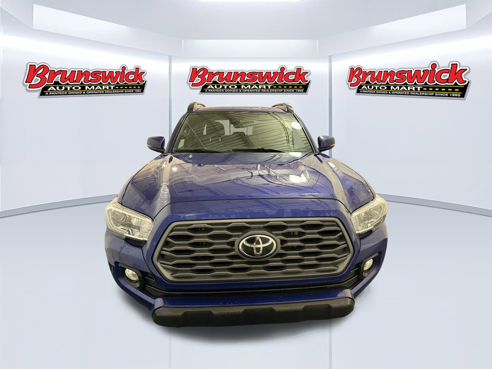 2022 Toyota Tacoma TRD V6 photo 3