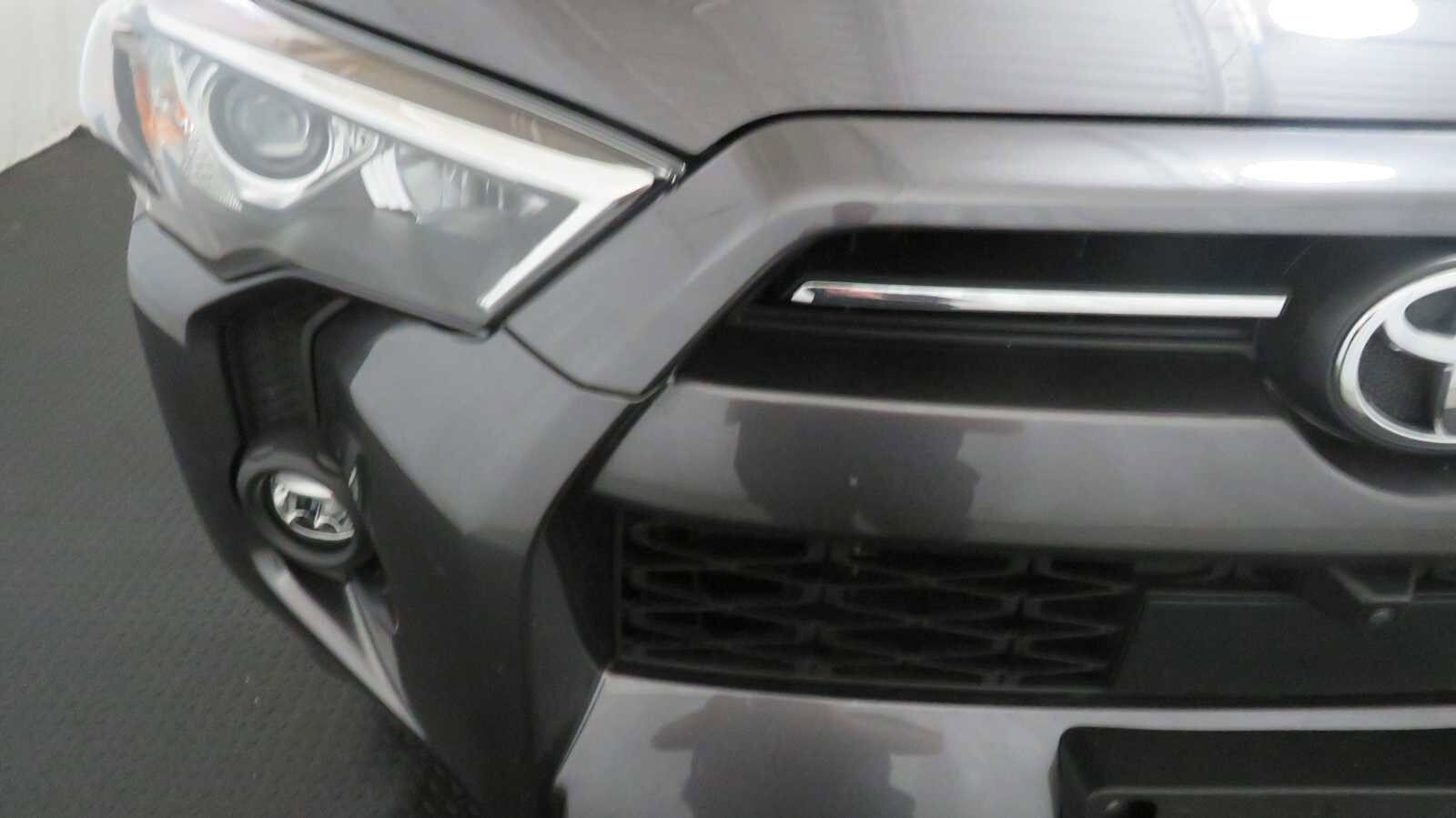 2023 Toyota 4Runner SR5 Premium photo 4