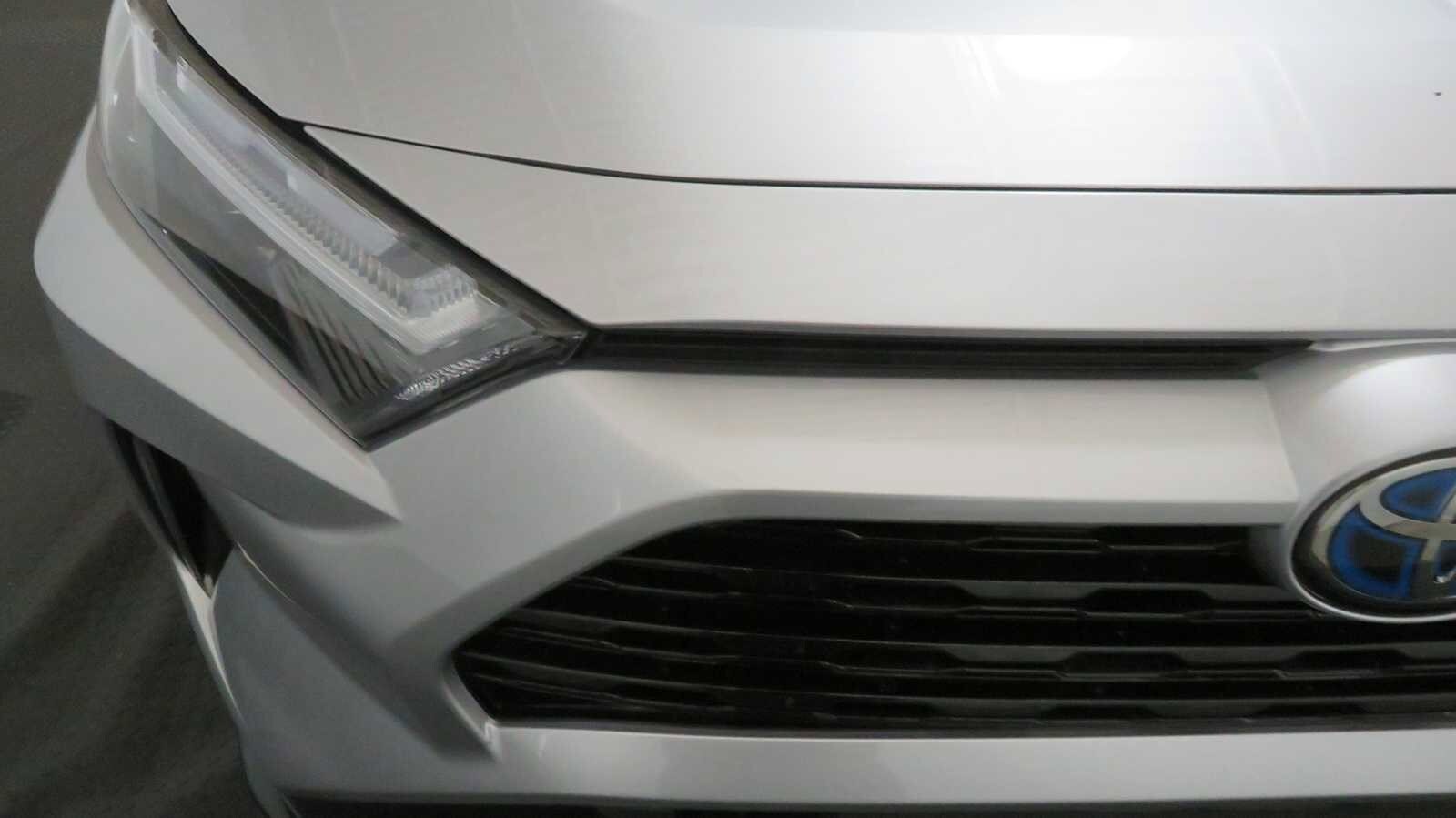 2024 Toyota RAV4 Hybrid XSE photo 2