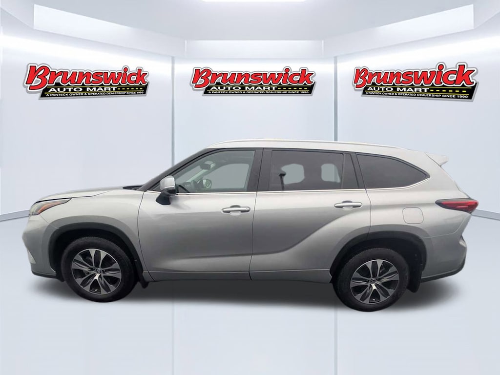 Used 2023 Toyota Highlander XLE SUV