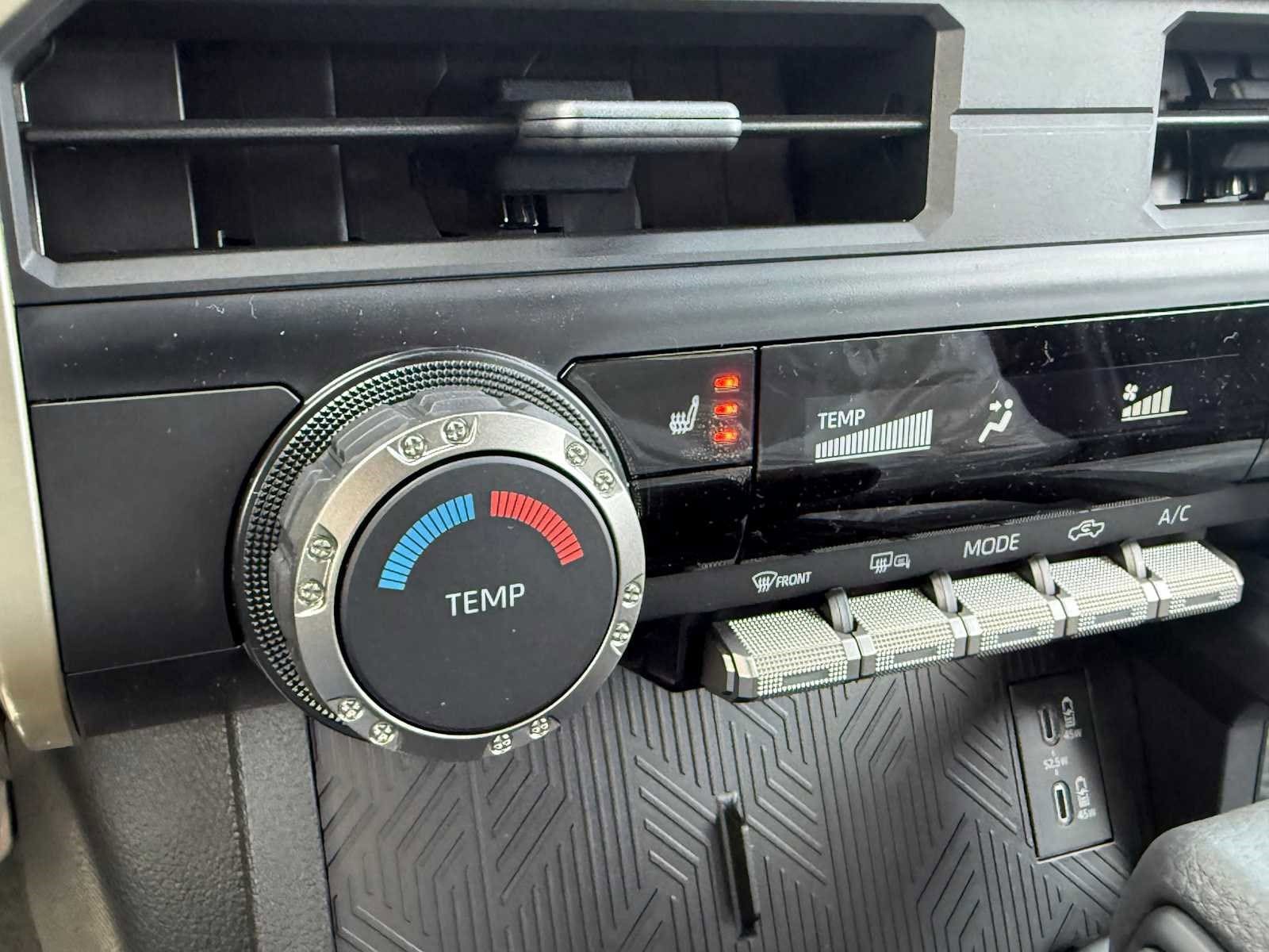 2026 Toyota Tacoma SR5 - Photo 12