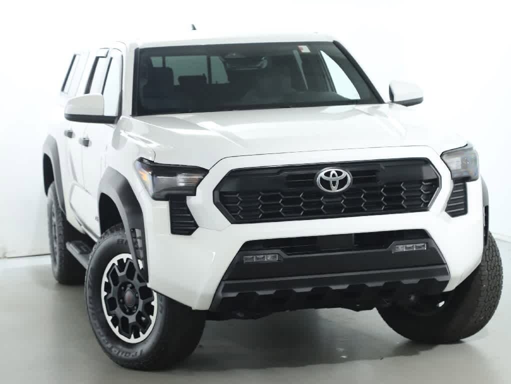 2024 Toyota Tacoma TRD photo 2