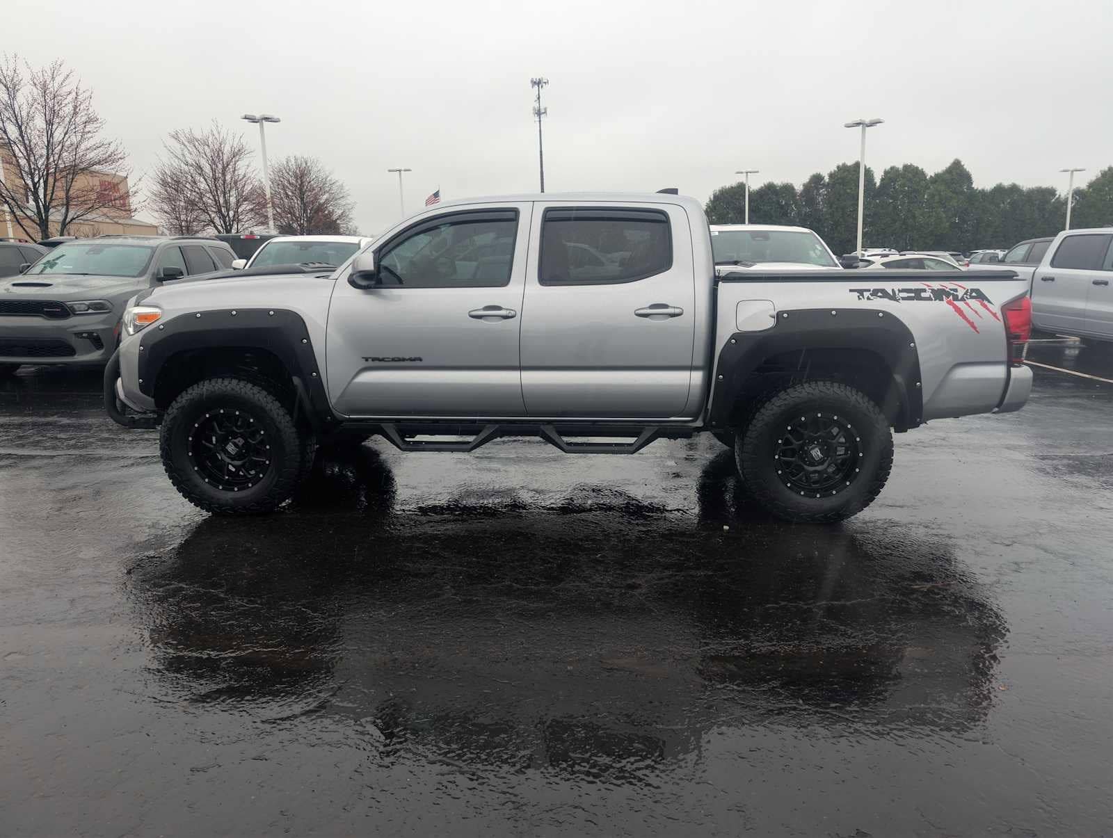 View vehicle photo 4