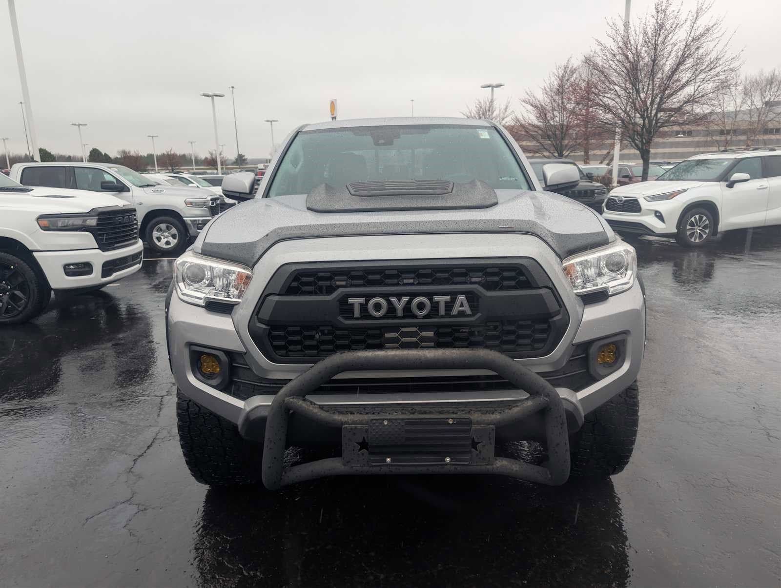 View vehicle photo 2