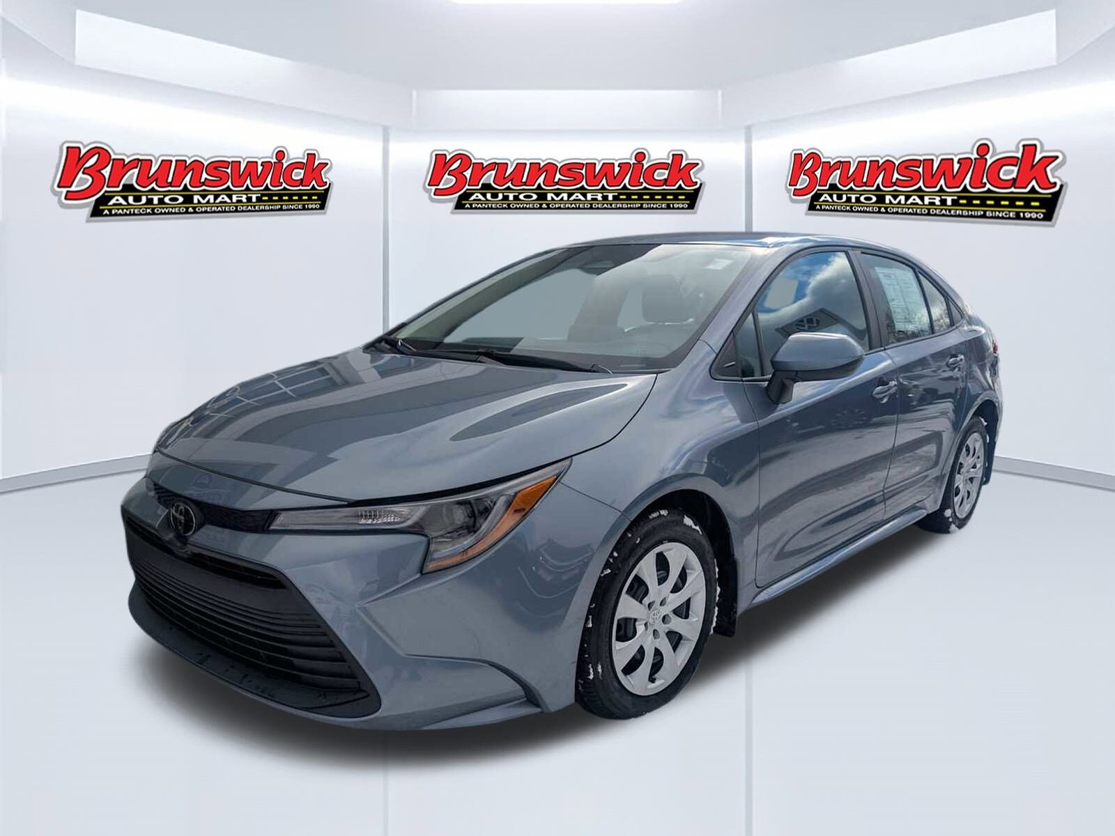 2024 Toyota Corolla LE photo 3