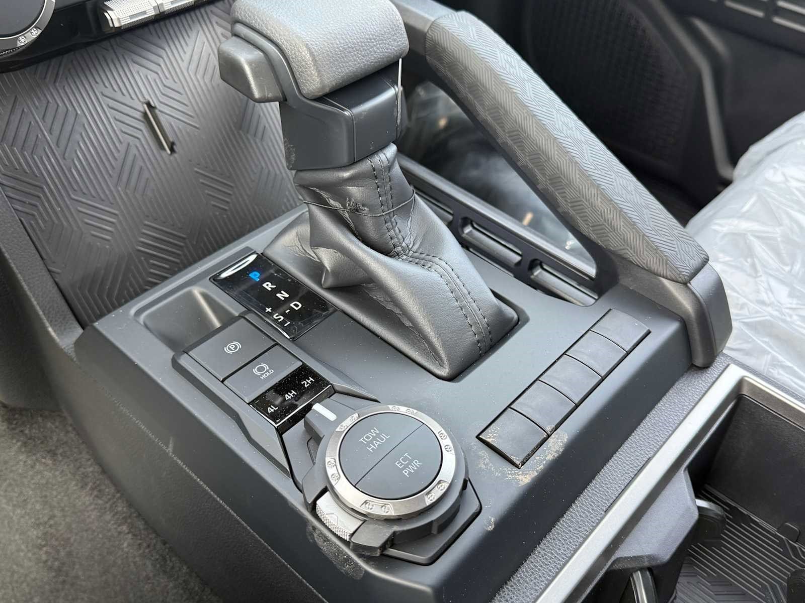 2026 Toyota Tacoma SR5 - Photo 14