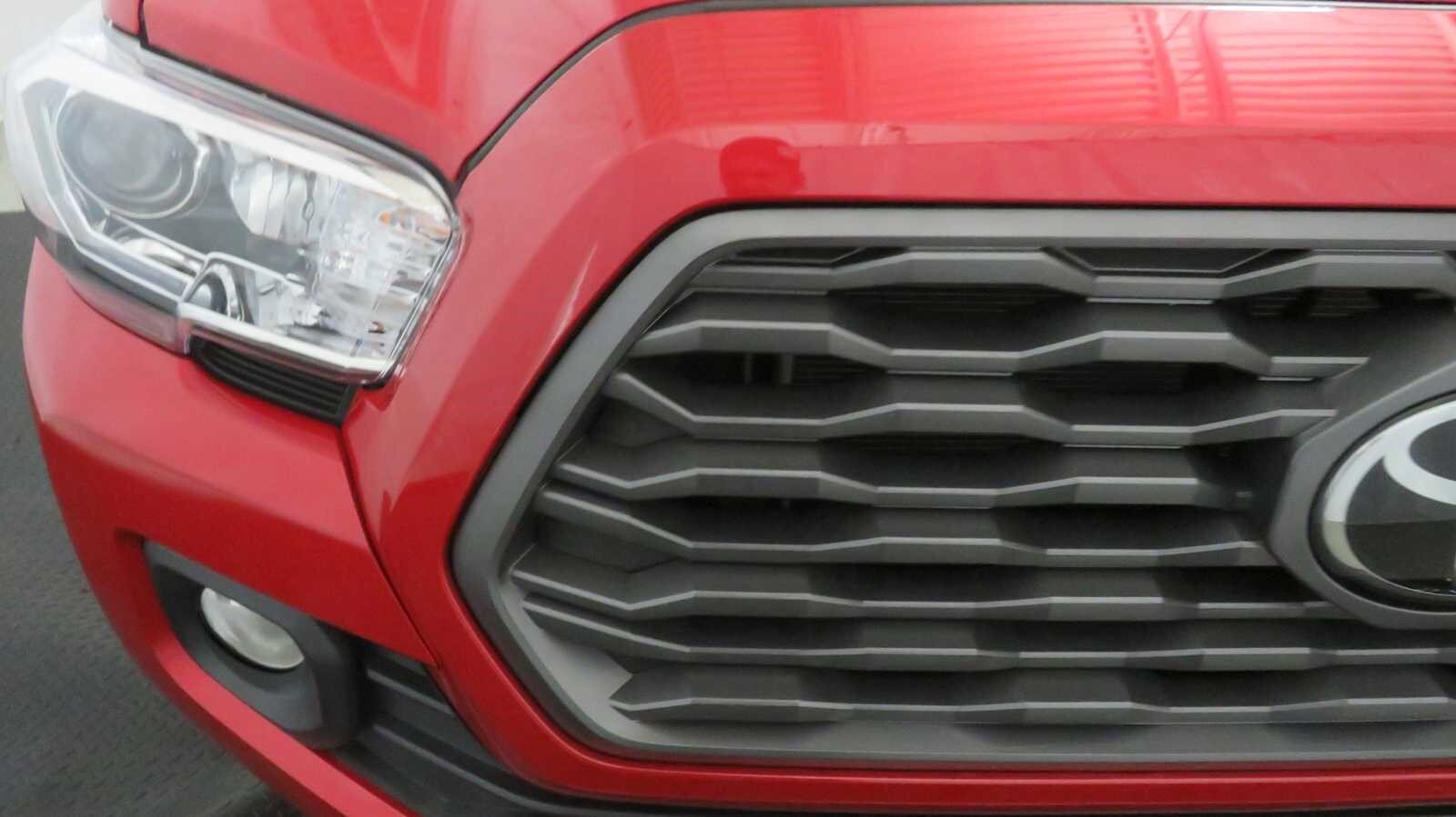 2022 Toyota Tacoma TRD Sport V6 photo 4