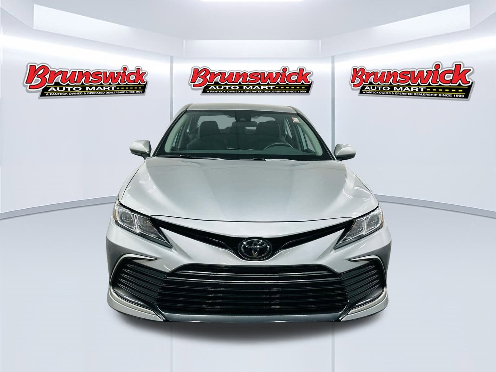 2023 Toyota Camry LE photo 2
