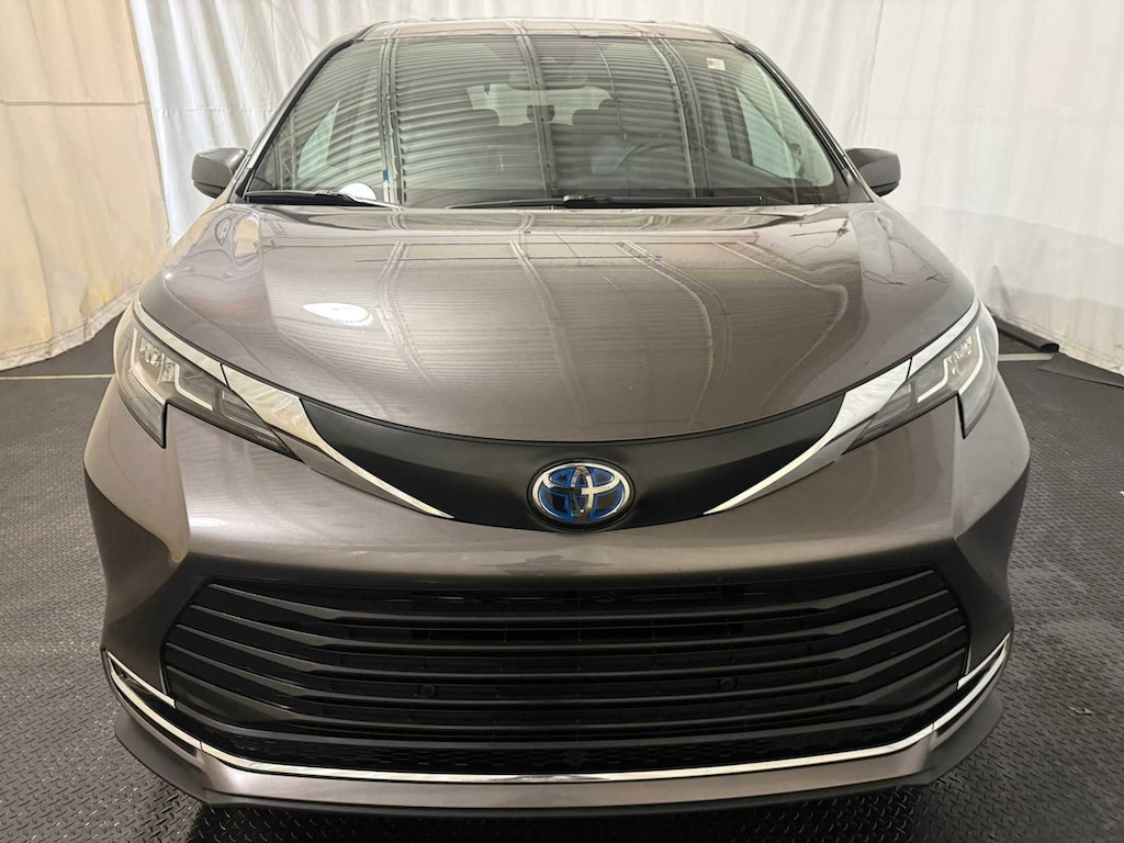 Certified 2023 Toyota Sienna XLE 8 Passenger Van Passenger Van