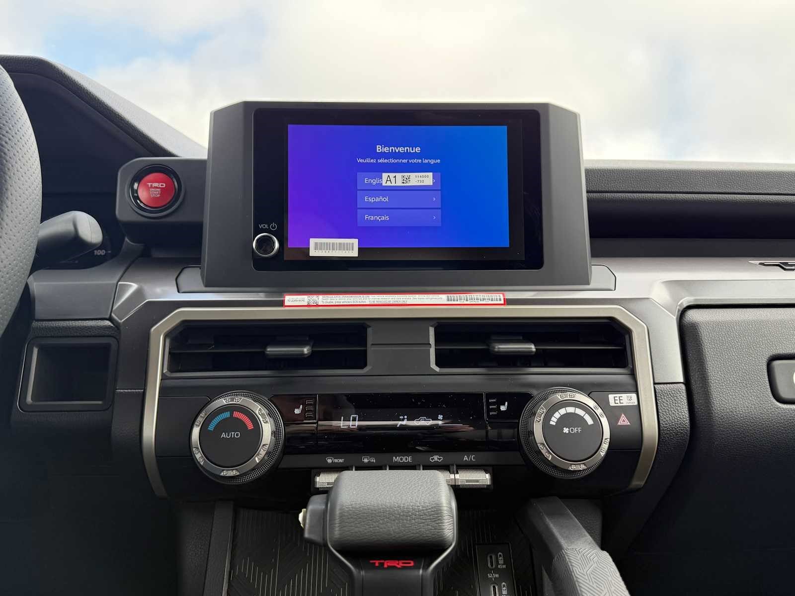 2025 Toyota Tacoma TRD Off Road - Photo 13