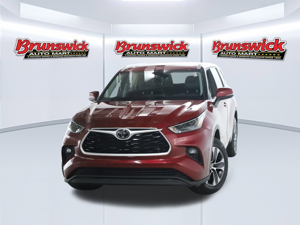 Used 2022 Toyota Highlander XLE SUV