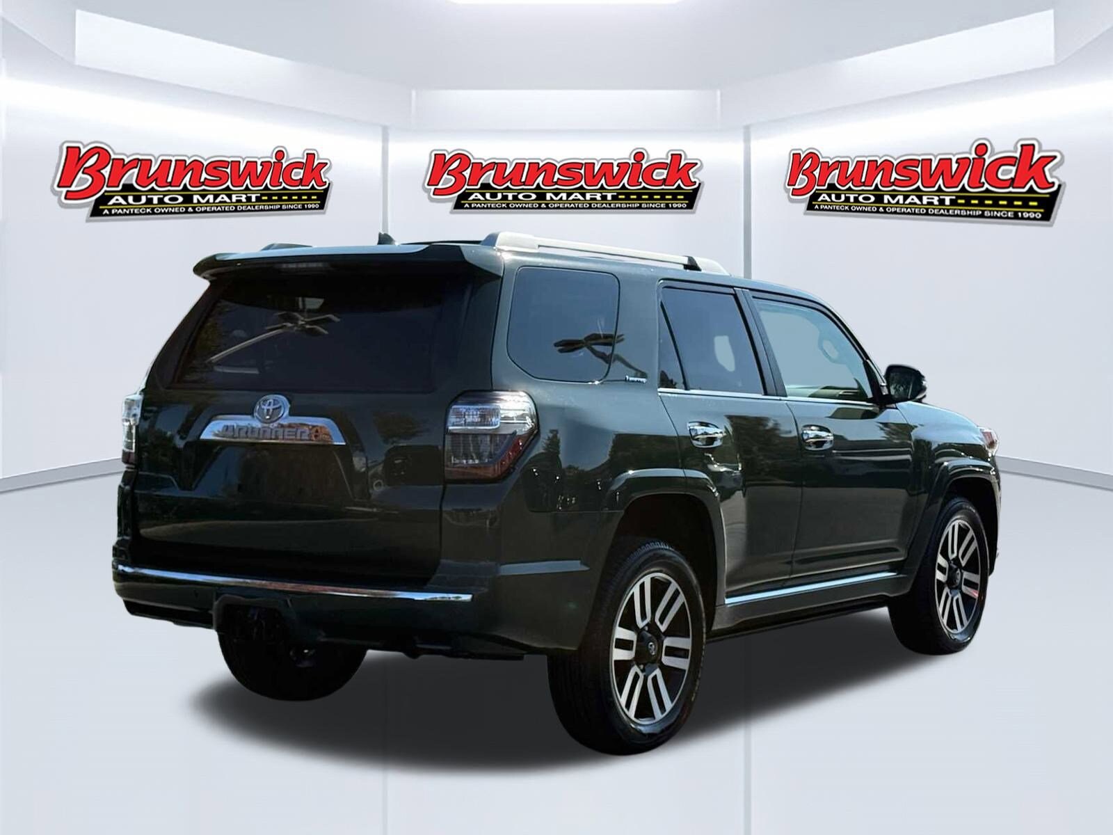 2022 Toyota 4Runner Limited photo 4