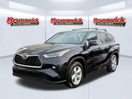 2023 Toyota Highlander LE SUV