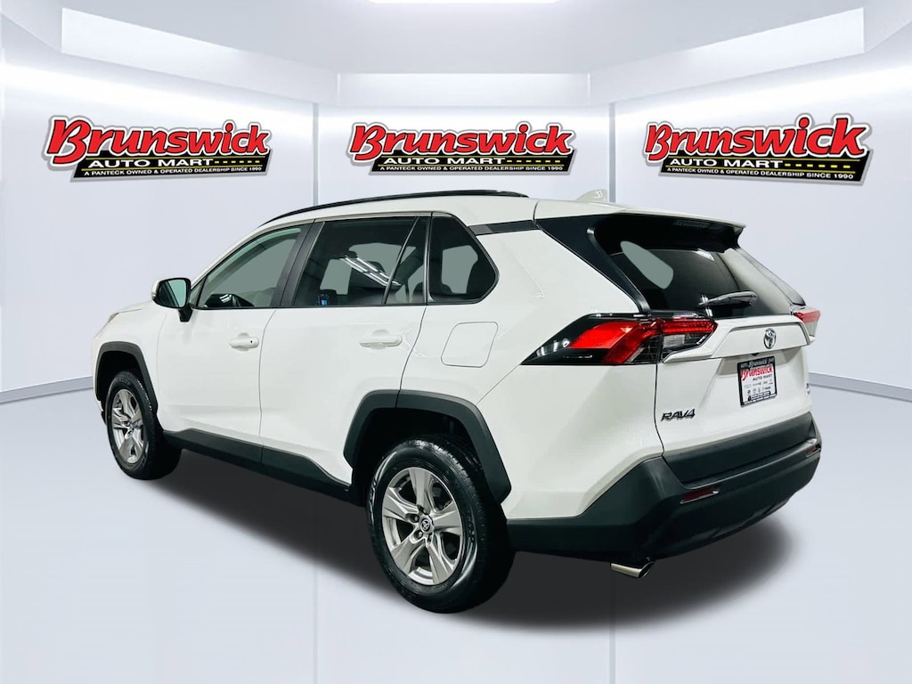 Used 2022 Toyota RAV4 XLE SUV