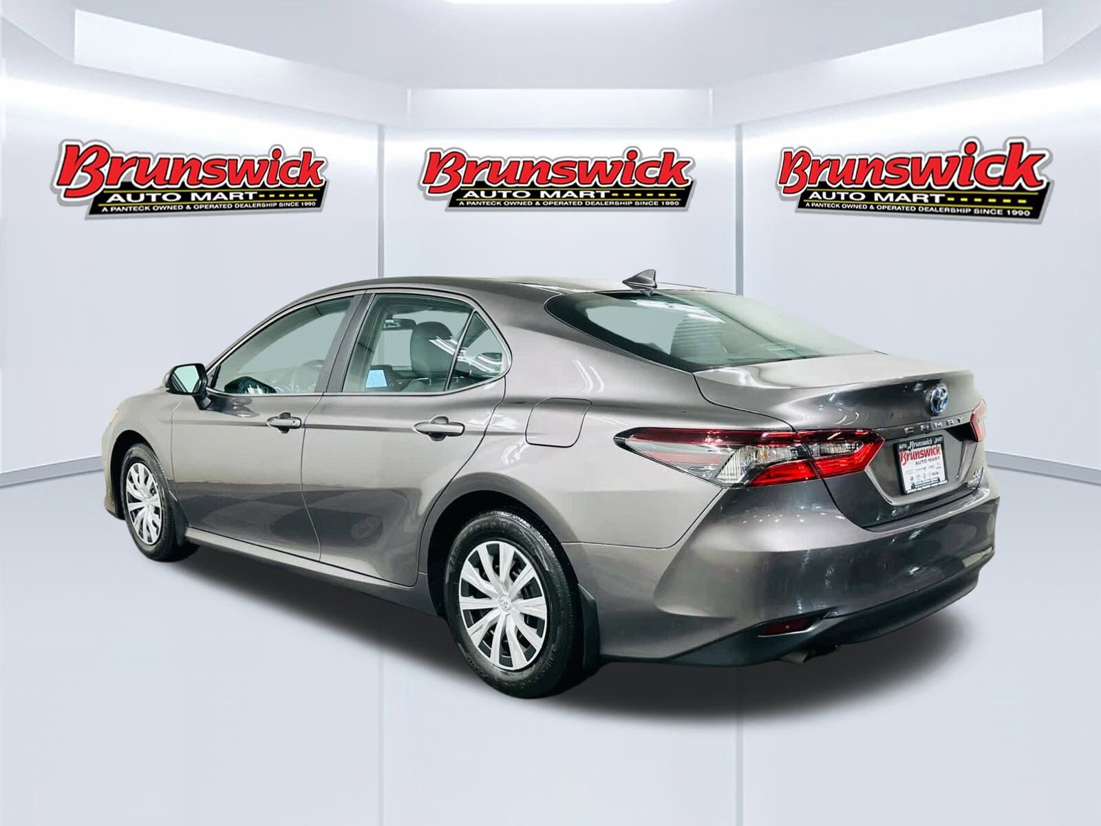 2024 Toyota Camry Hybrid LE photo 4