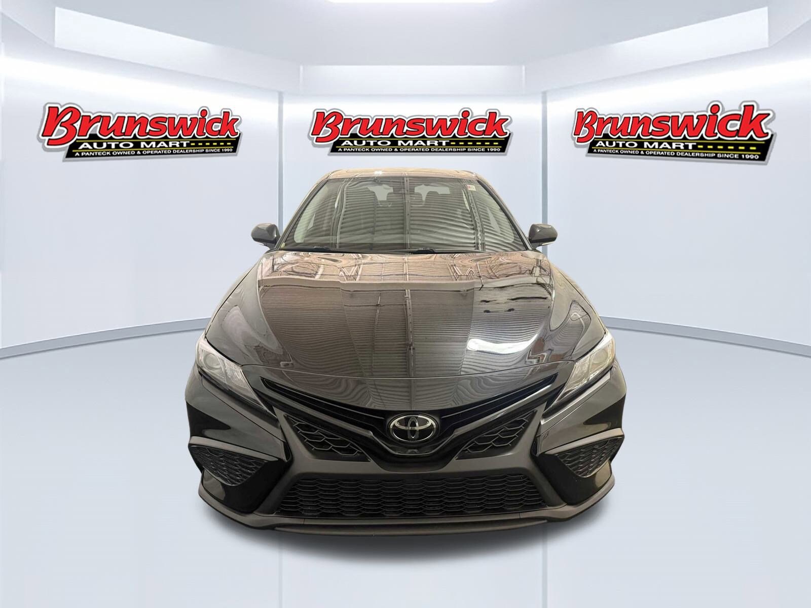 2023 Toyota Camry SE photo 3