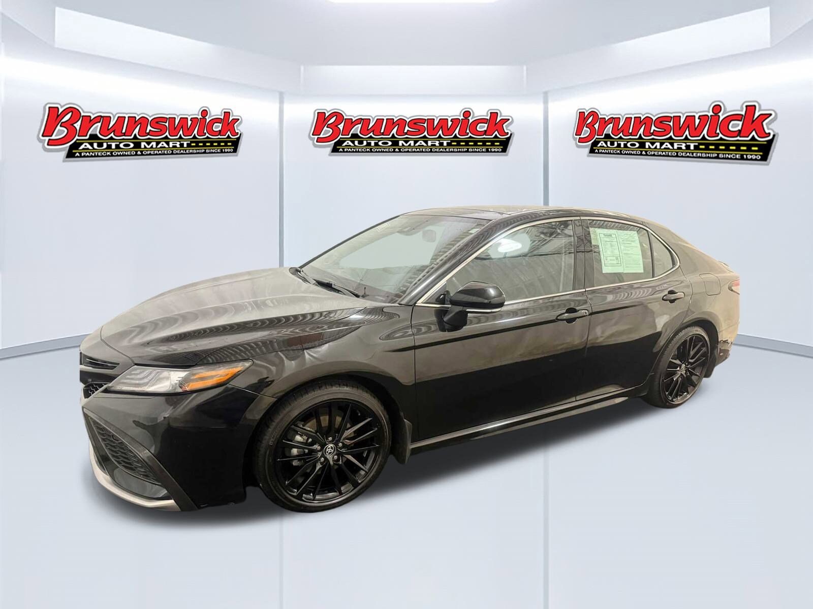 2022 Toyota Camry XSE photo 2