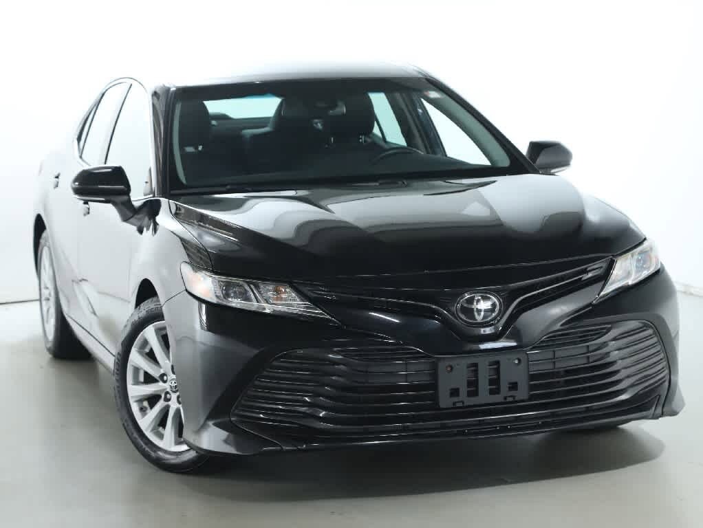 2019 Toyota Camry LE photo 2
