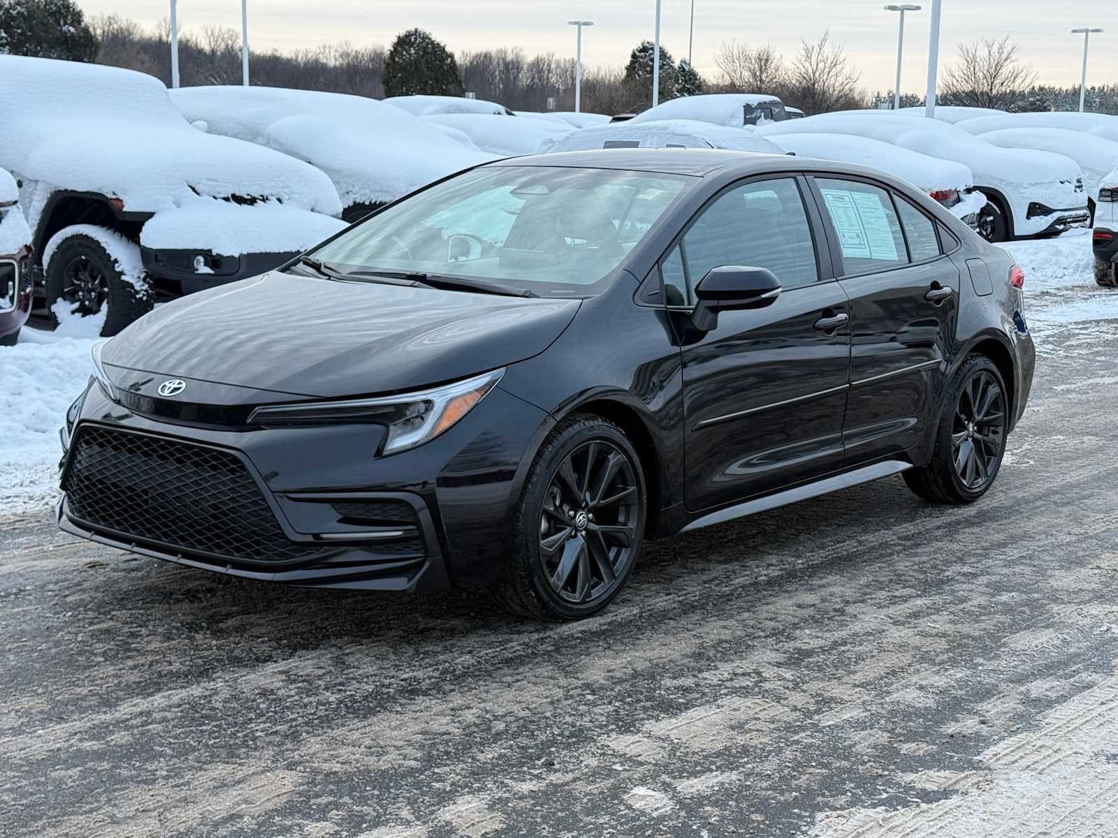 2023 Toyota Corolla SE's photo