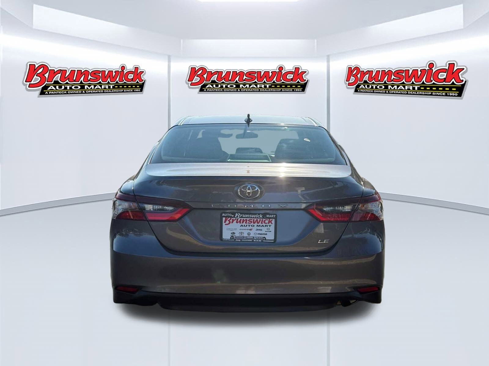 2023 Toyota Camry LE photo 2