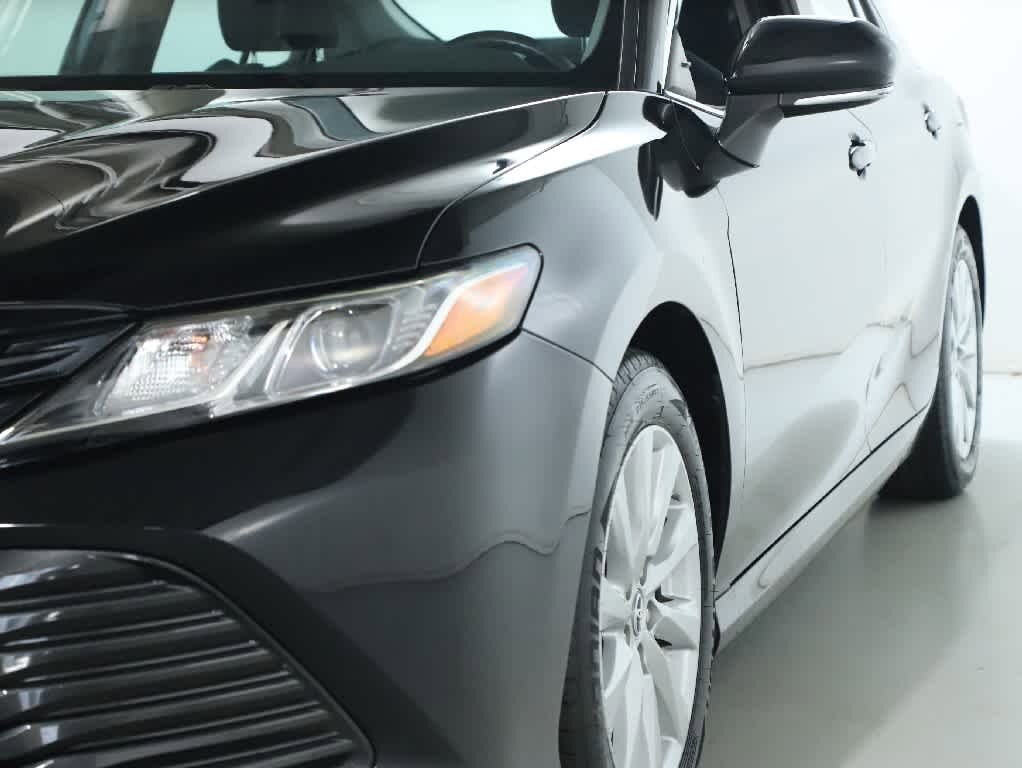 2019 Toyota Camry LE photo 4