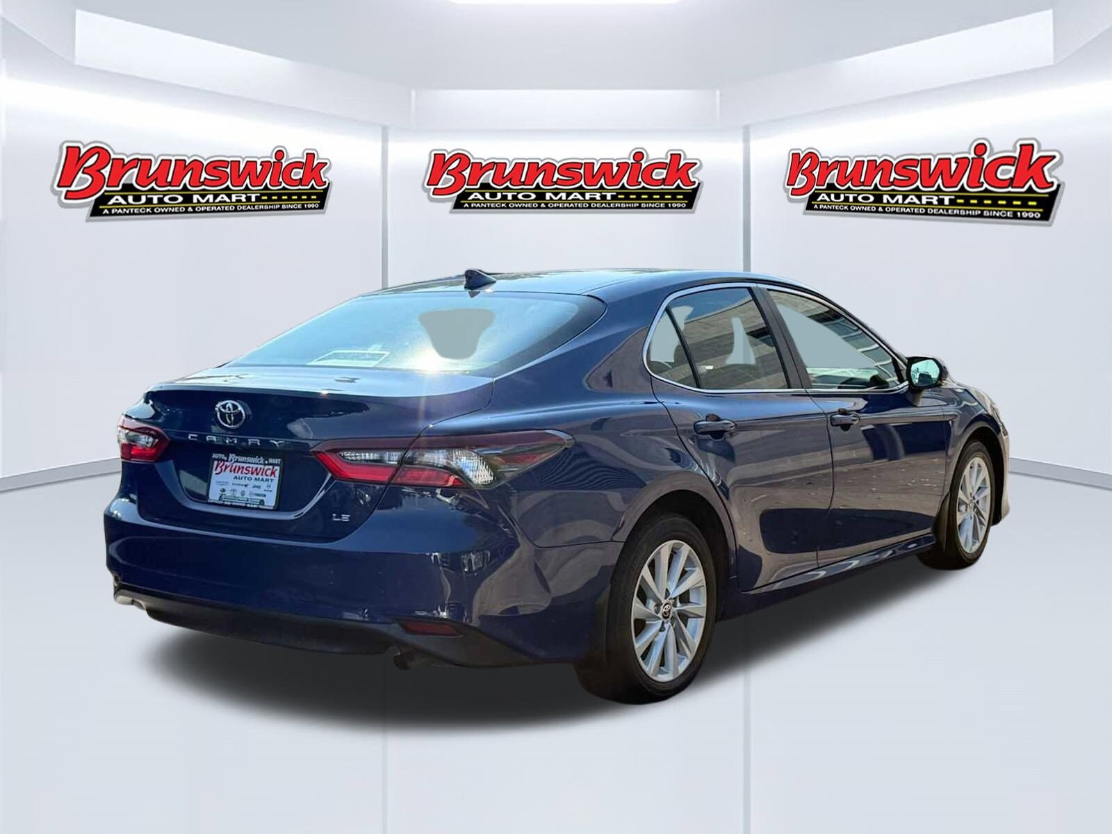2023 Toyota Camry LE photo 4
