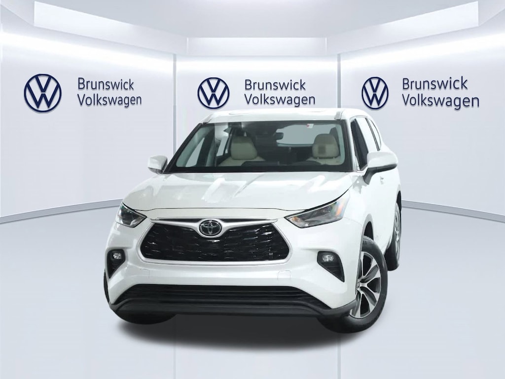 Used 2022 Toyota Highlander XLE SUV