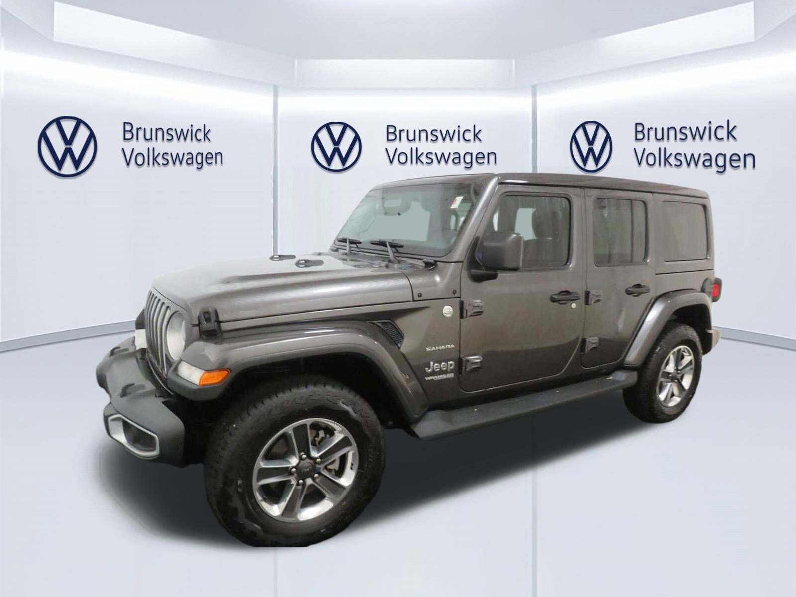 2021 Jeep Wrangler Unlimited Sahara photo 2