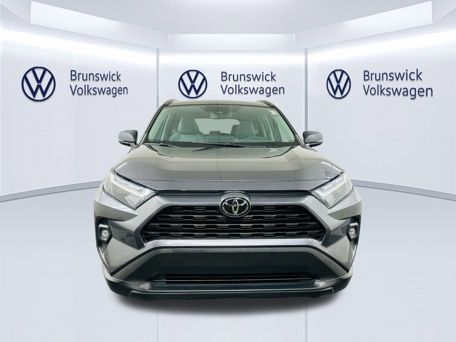 2022 Toyota RAV4 XLE Premium photo 2