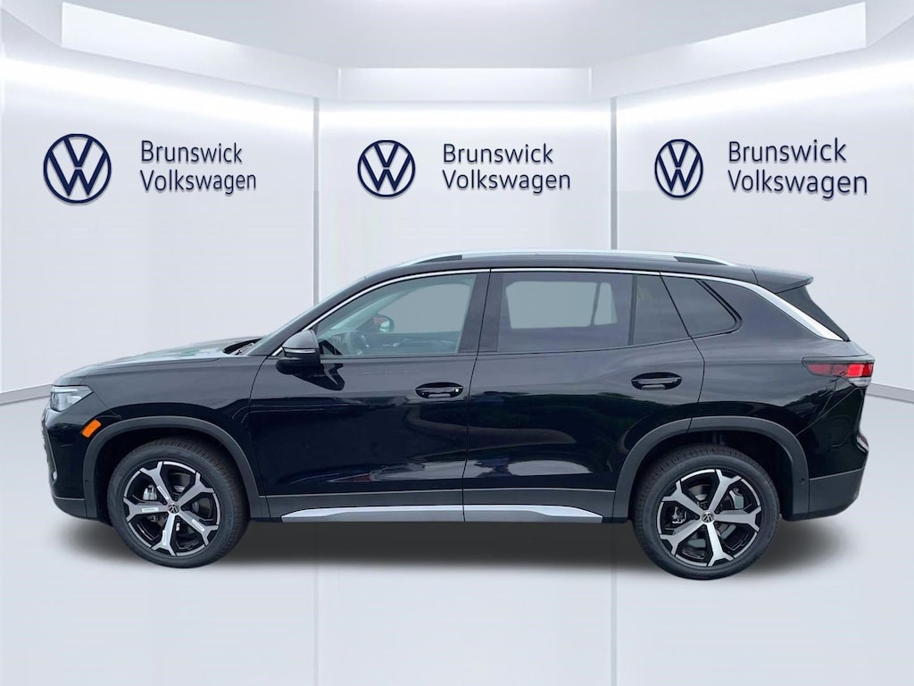 New 2026 Volkswagen Tiguan SE 4MOTION