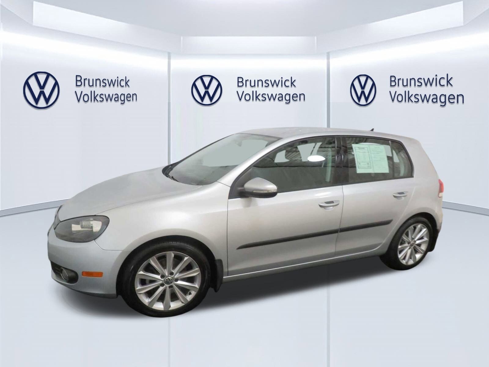 2013 Volkswagen Golf TDI photo 2