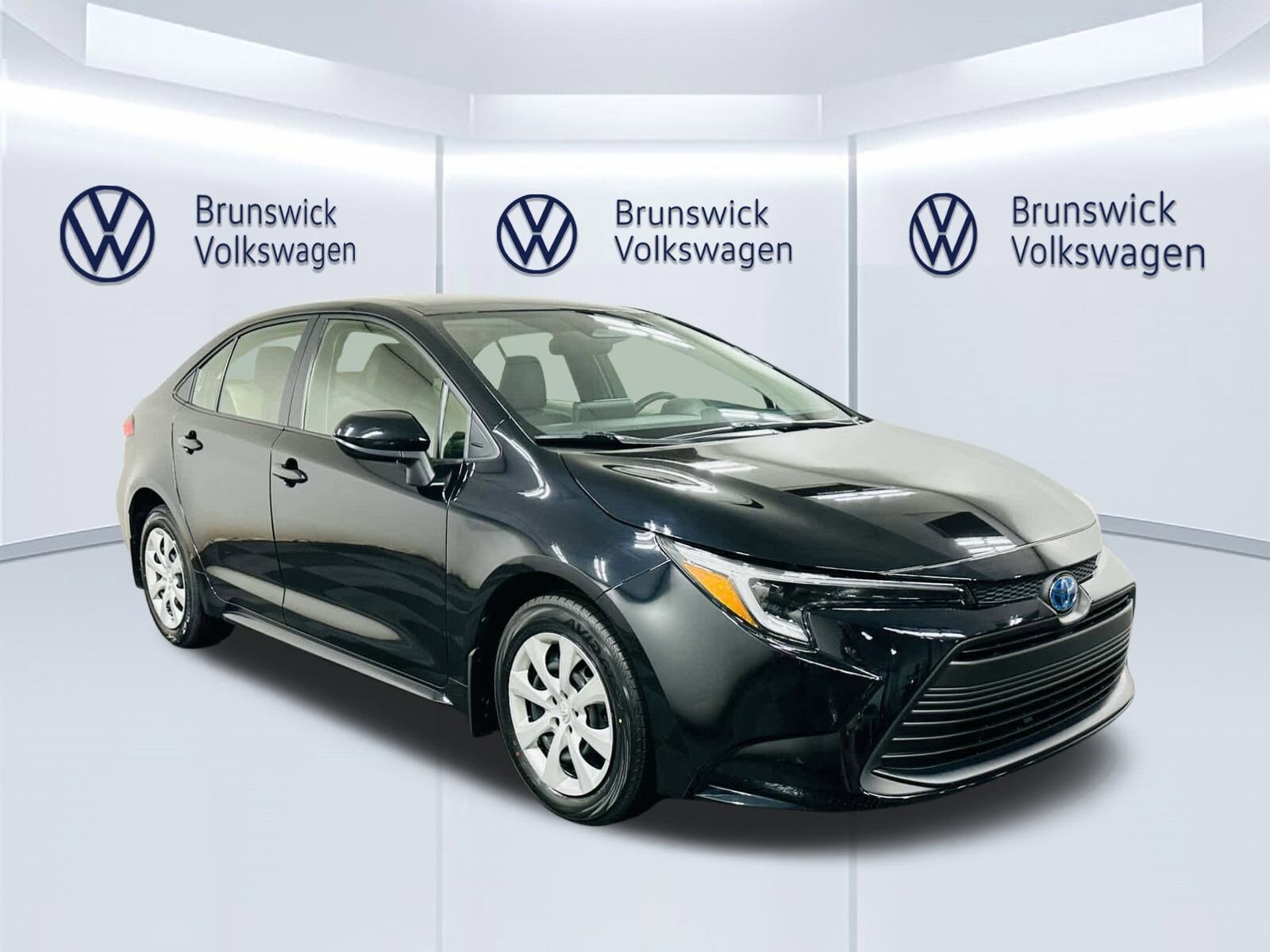 2023 Toyota Corolla Hybrid LE photo 3