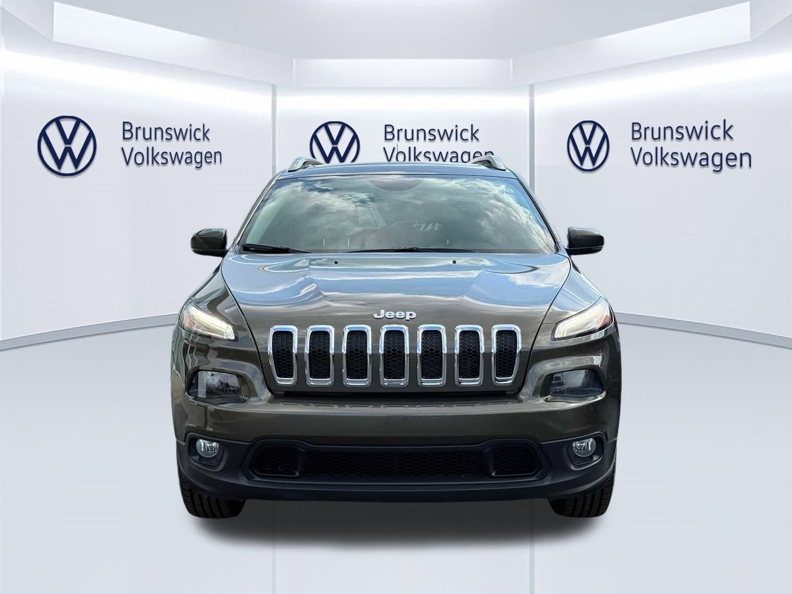 2016 Jeep Cherokee Latitude photo 2