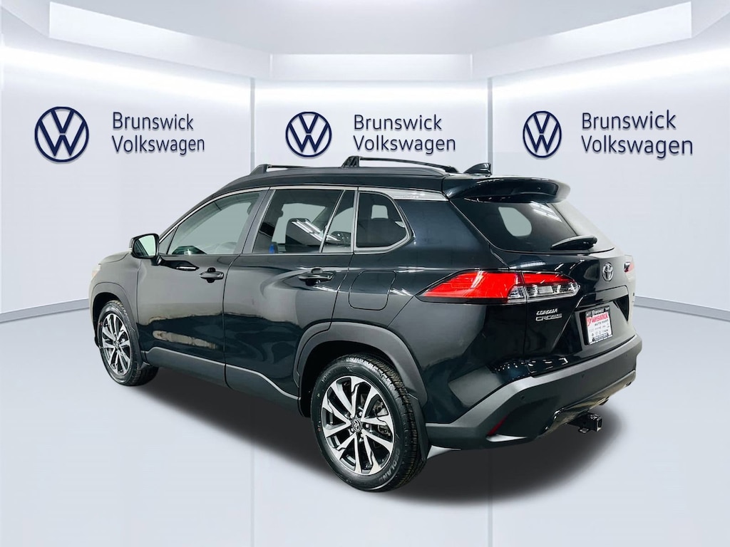 Used 2023 Toyota Corolla Cross XLE SUV