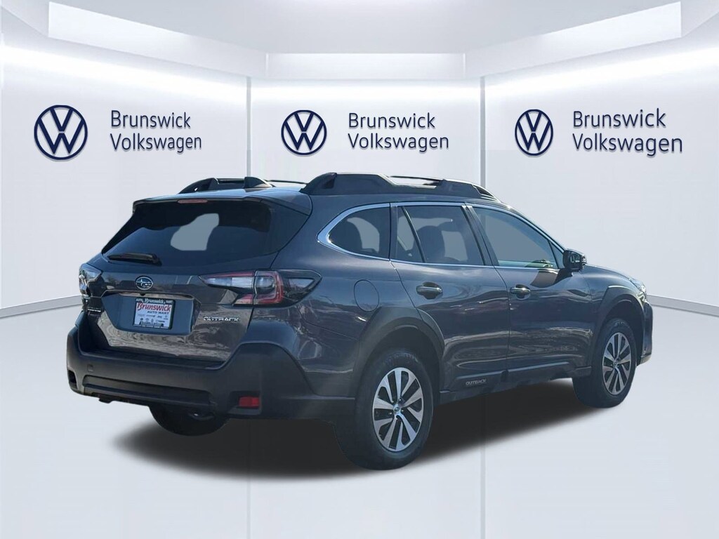 Used 2025 Subaru Outback Premium SUV