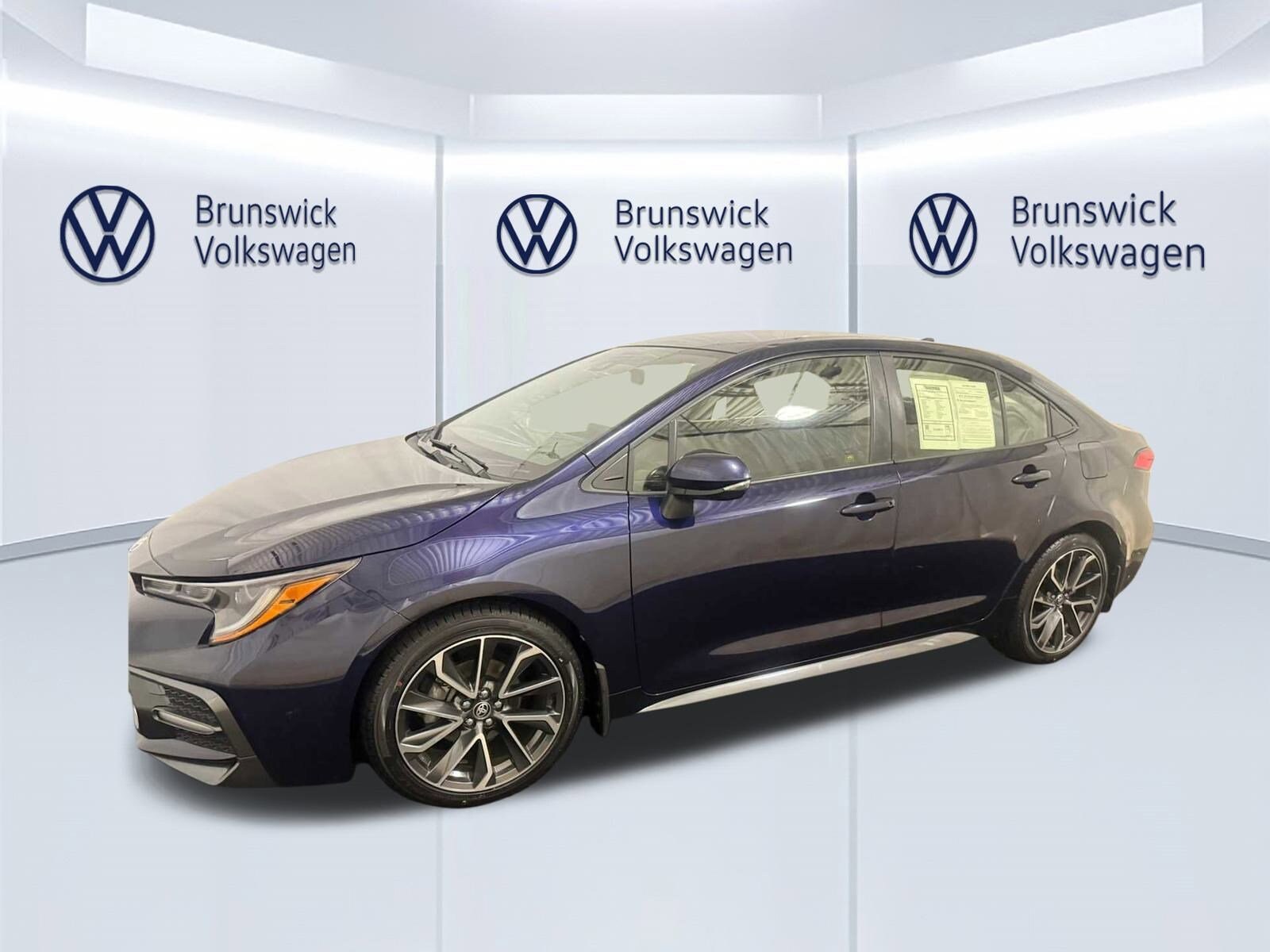 2020 Toyota Corolla SE photo 2