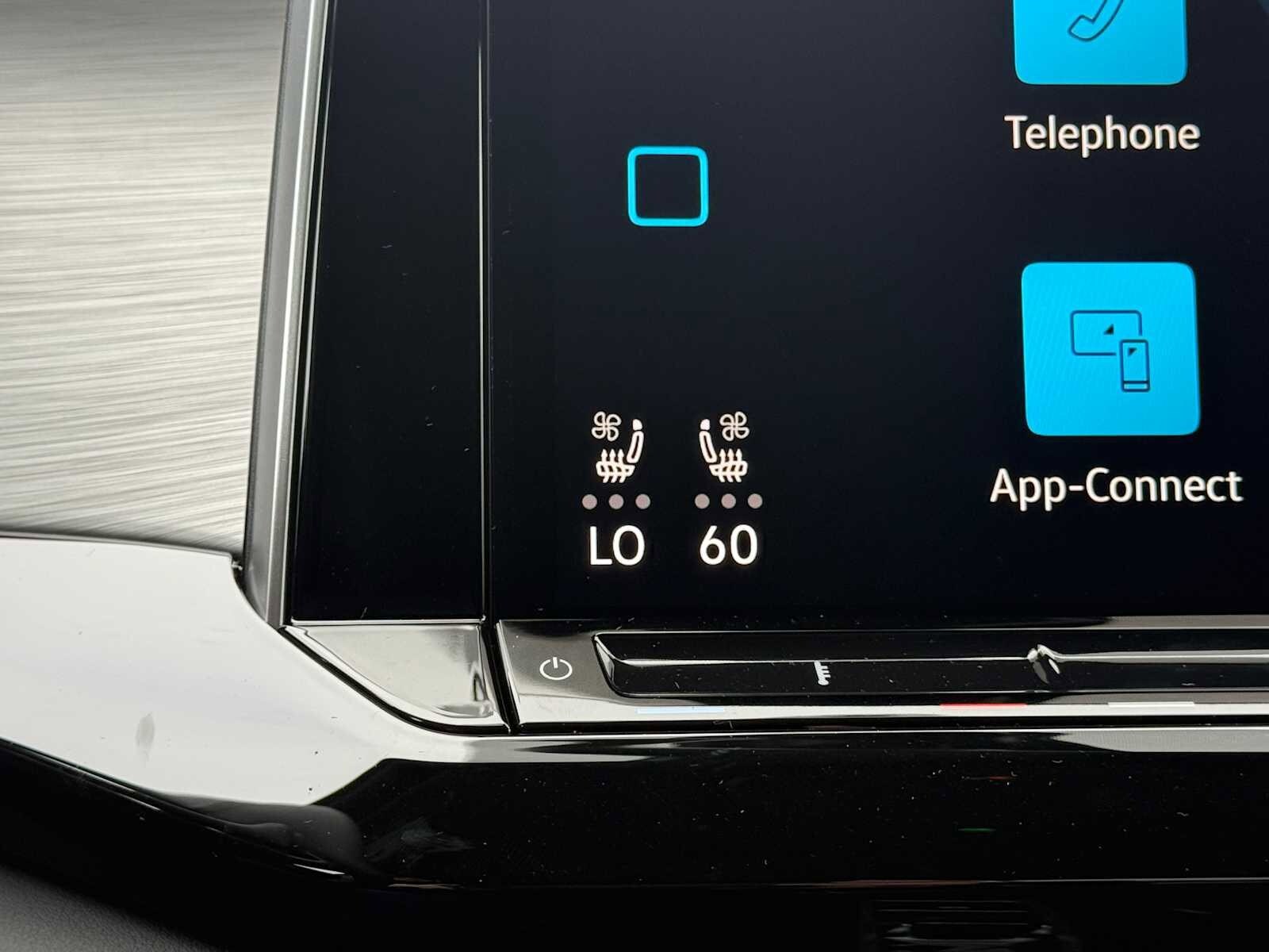 2026 Volkswagen Atlas Cross Sport SE w/Tech - Photo 13